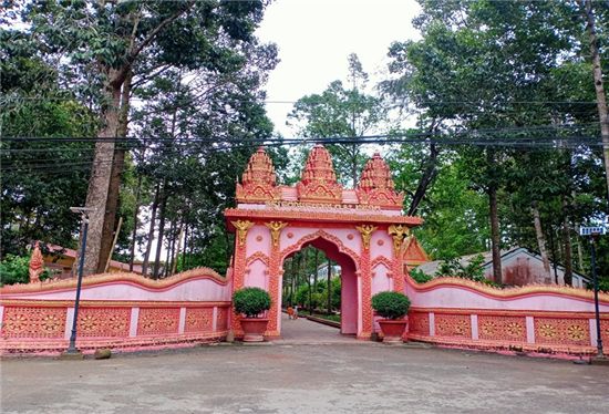 Chùa Krapoumchhouk Chral (Chùa Chà)