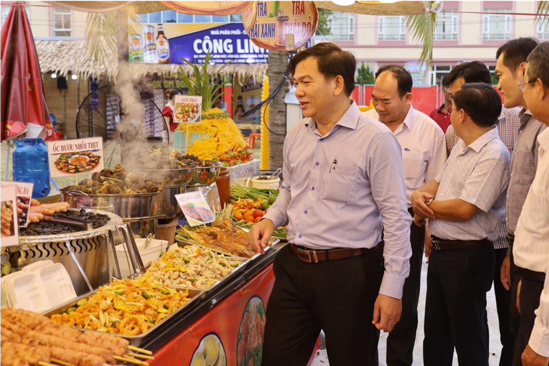 Khai mạc Không gian triển lãm du lịch và Không gian ẩm thực Nam bộ tỉnh Trà Vinh năm 2024